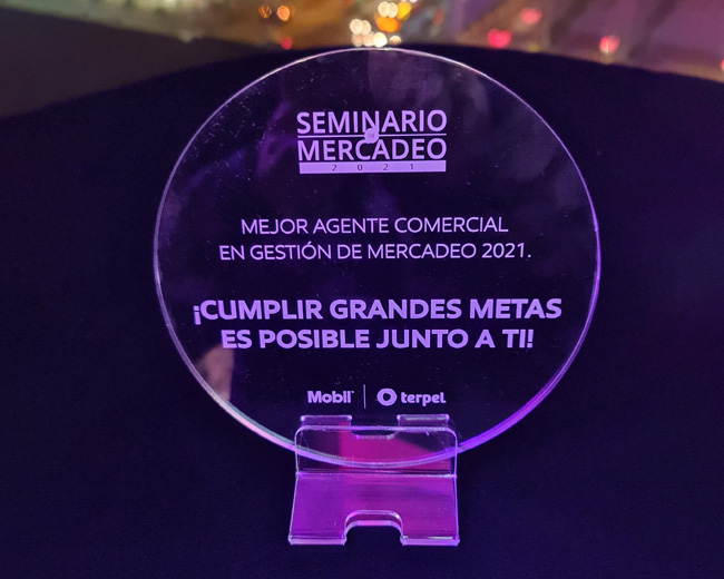 Premio a mejor Agente Comercial en Gestión de Mercadeo 2021